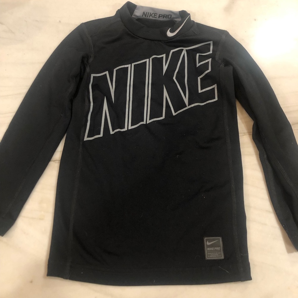 Nike boys cold gear shirt